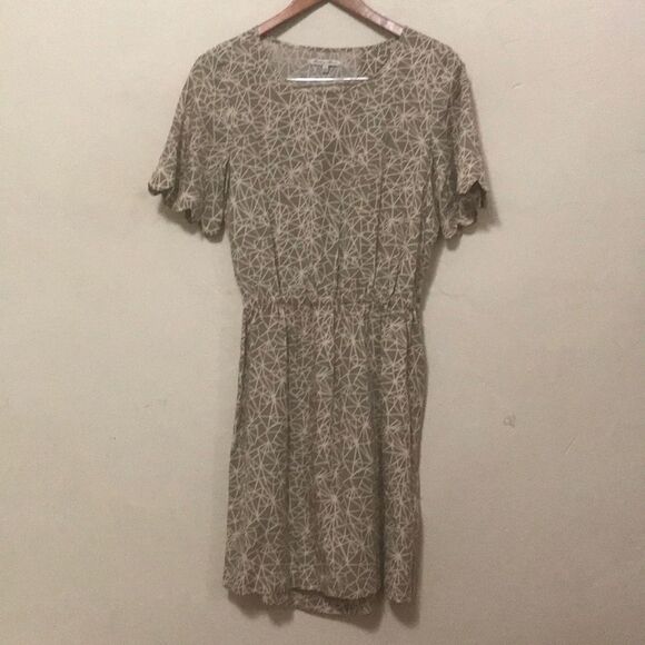 Madewell (Broadway & Broome) Peekaboo geometric open back cutout scalloped dress - Picture 3 of 9